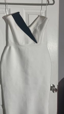 White Size 4 Cocktail Dress on Queenly