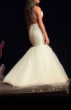 White Size 2 Mermaid Dress on Queenly