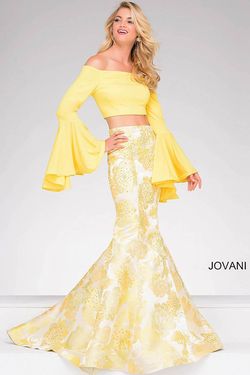 jovan Yellow Size 0 Prom Military Bell Sleeves Straight Dress on Queenly