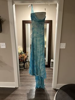 Blue Size 4 Train Dress on Queenly