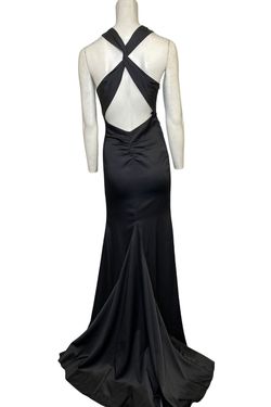 Style 7890 Faviana Black Size 00 Halter Keyhole Side slit Dress on Queenly