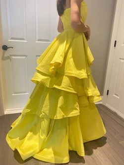Mac Duggal Yellow Size 4 Pageant Floor Length A-line Dress on Queenly