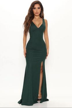 Fashion Nova Green Size 4 Floor Length Emerald Straight Dress on Queenly