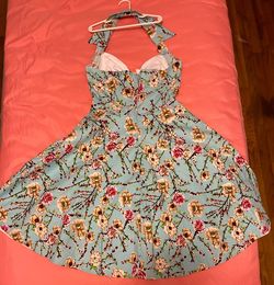 Multicolor Size 8 Cocktail Dress on Queenly