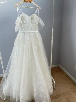 D&V White Size 10 50 Off Dandv Ball gown on Queenly
