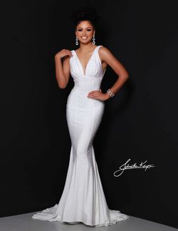 Style Celeste Johnathan Kayne White Size 4 Floor Length V Neck Flare Prom Pageant Straight Dress on Queenly
