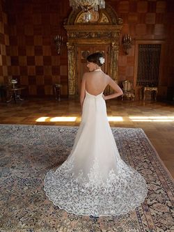 Style 2011 Casablanca White Size 8 Silk Ivory Wedding Straight Dress on Queenly