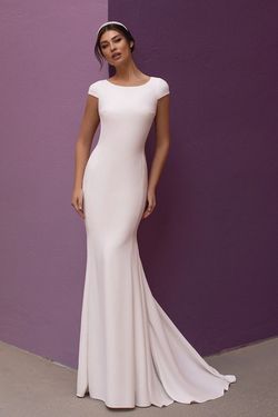 Style Shasta White One White Size 8 Backless Floor Length Tall Height Straight Dress on Queenly