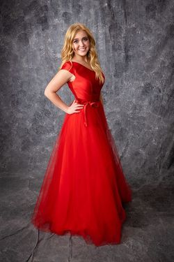 Style Ella Madison James Red Size 8 Prom Tulle Tall Height A-line Dress on Queenly