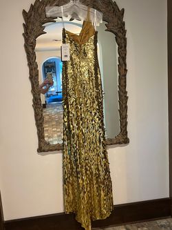 Sherri Hill Gold Size 0 Prom Floor Length Straight Dress on Queenly
