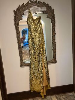 Sherri Hill Gold Size 0 Train Prom Pageant Straight Dress on Queenly