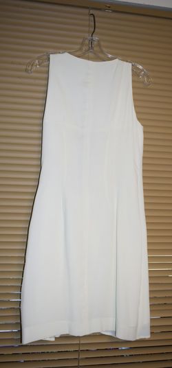 White Size 6.0 Straight Dress on Queenly