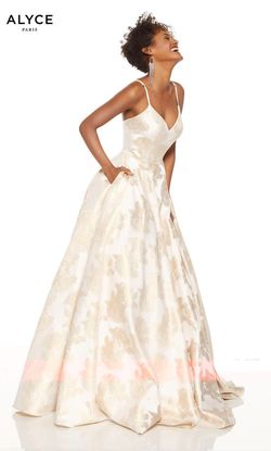 Alyce Paris White Size 6 Shiny Sweetheart Prom Ball gown on Queenly