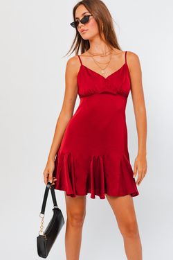 Style MD5613 Le Lis Red Size 2 Tall Height Cocktail Dress on Queenly