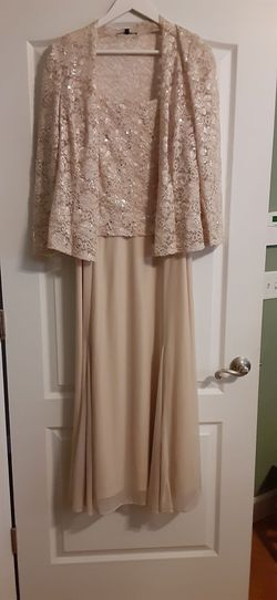 Nude Size 14.0 Ball gown on Queenly