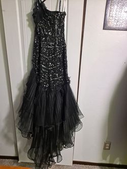 Jessica Designs Intl. Black Tie Size 4.0 Euphoria Floor Length Cocktail Dress on Queenly