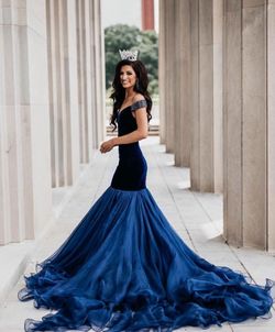 Sherri Hill Blue Size 2 Prom Train Velvet Mermaid Dress on Queenly
