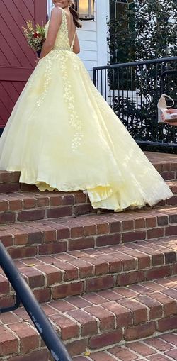 Sherri Hill Yellow Size 6 Prom Ball gown on Queenly