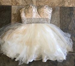 May queen Nude Size 4 Ball gown on Queenly