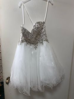 White Size 0 Ball gown on Queenly