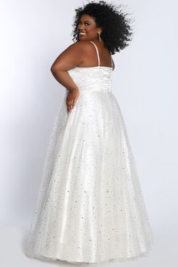 Style Matilda Sydneys Closet White Size 14 Polka Dots Prom Floor Length Ball gown on Queenly