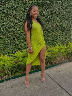 Green Size 2 Side slit Dress on Queenly