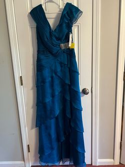 Morrell Maxie Blue Size 10 Black Tie Ball gown on Queenly