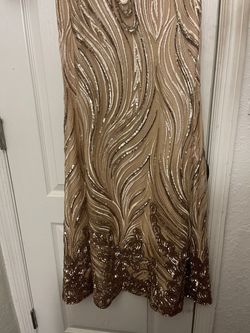 Windsor Gold Size 2 Floor Length Mermaid Dress on Queenly