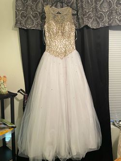 Gold Size 5 Ball gown on Queenly