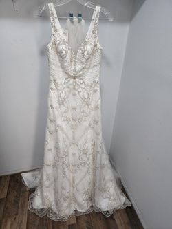 White Size 8.0 Straight Dress on Queenly