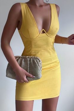 Style RN21-5161 Runaway The Label Yellow Size 12 Mini Plus Size Tall Height Cocktail Dress on Queenly
