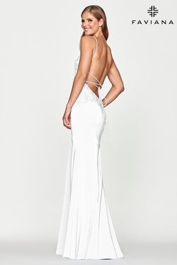 Style S10641 Faviana White Size 2 Ivory Backless Lace Mermaid Dress on Queenly