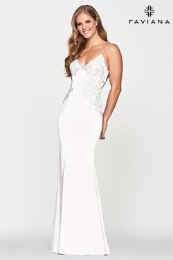 Style S10641 Faviana White Size 2 Lace Tall Height Mermaid Dress on Queenly