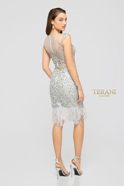 Style 1911C9024 Terani Couture Silver Size 4 Mini Cocktail Dress on Queenly