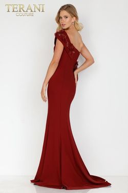 Style 2021E2824 Terani Couture Red Size 10 Tall Height Floor Length Free Shipping Side slit Dress on Queenly