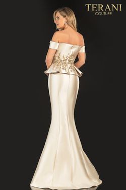 Style 2021E2835 Terani Couture Gold Size 12 Plus Size Mermaid Dress on Queenly