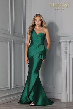 Style 2021E2859 Terani Couture Green Size 6 Pageant Mermaid Dress on Queenly