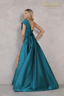 Style 2021E2779 Terani Couture Green Size 4 Floor Length Pageant Tall Height Ball gown on Queenly