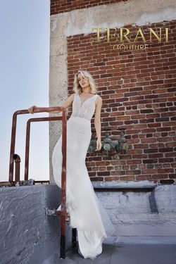 Style 2215E0162 Terani Couture White Size 4 Ivory Tall Height Free Shipping Mermaid Dress on Queenly