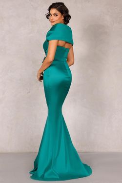 Style 2021M2969 Terani Couture Green Size 4 Free Shipping Straight Dress on Queenly