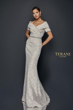 Style 1921M0727 Terani Couture Gold Size 4 Floor Length Free Shipping Tall Height Straight Dress on Queenly