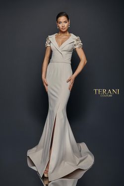 Style 1921M0475 Terani Couture Nude Size 4 Sleeves Pageant Cap Sleeve Mermaid Dress on Queenly
