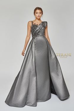 Style 1921M0486 Terani Couture Silver Size 4 Pageant Free Shipping Ball gown on Queenly