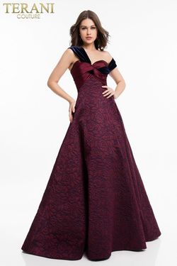 Style 1821M7585 Terani Couture Red Size 4 Burgundy Floor Length Ball gown on Queenly