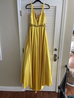 Yellow Size 0 Train Dress on Queenly