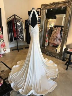 Mac Duggal White Size 4 Pageant Floor Length Straight Dress on Queenly