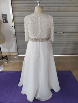 Style C2022-Christina Munro short sleeve plus size v-neck wedding dress Darius Cordell White Size 16 Cotillion Mini Plus Size Ball gown on Queenly