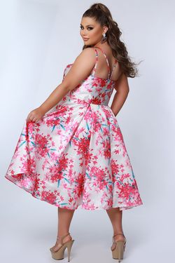 Style CE2209 Sydney's Closet Pink Size 28 Floor Length Floral Plus Size Cocktail Dress on Queenly