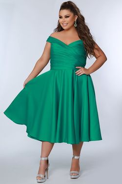 Style CE2301 Sydney's Closet Green Size 16 Jewelled Party Midi Plus Size Emerald Cocktail Dress on Queenly