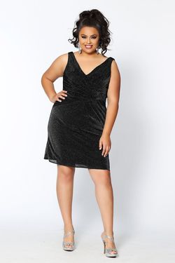 Style SC8093 Sydney's Closet Black Size 14 Midi Prom Plus Size Wedding Guest Cocktail Dress on Queenly
